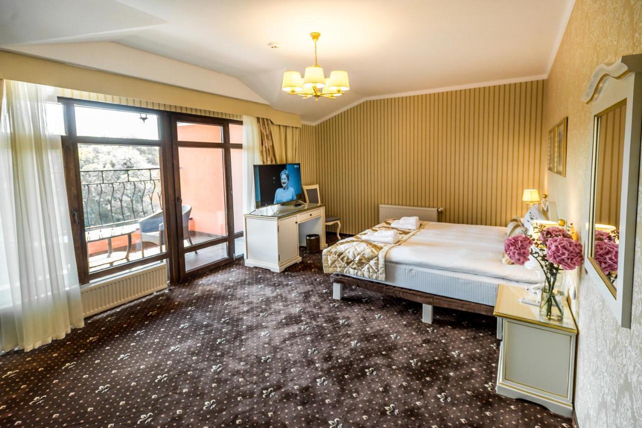 Fenix Town Ξενοδοχείο Βίνιτσα Εξωτερικό φωτογραφία